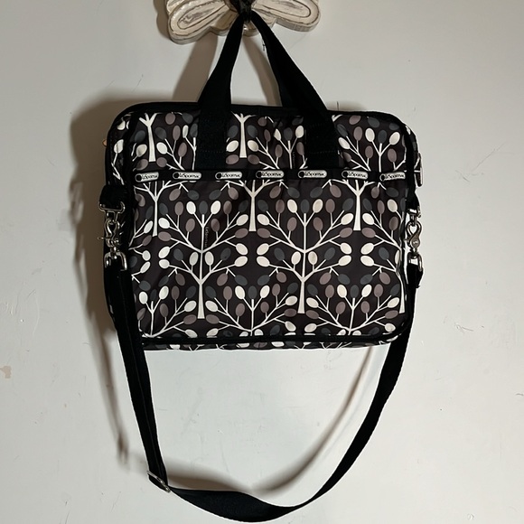 LESPORTSAC Messenger Travel Crossbody Bag - Picture 8 of 10